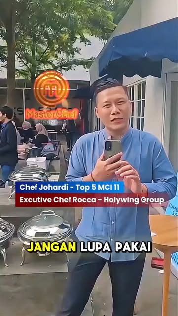 Senyum bahagia panitia dan tamu menikmati sajian nusantara InCatering.